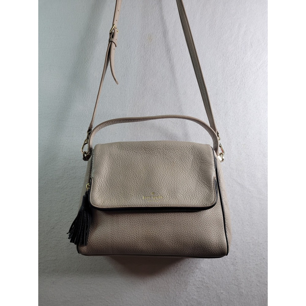 Kate Spade New York Pebbled Leather Crossbody Bag Taupe Beige Tassel PXRU7080
